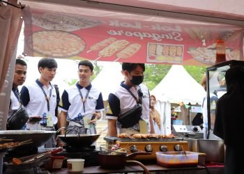 Ragam Negara Perkenalkan Kuliner di IFF USK