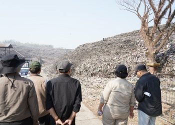 Menteri LHK Pantau Langsung Penanganan Kebakaran TPA di Jabar hingga Jatim