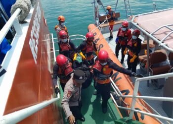 Tim SAR Evakuasi Mayat Perempuan di Perairan Pulo Aceh