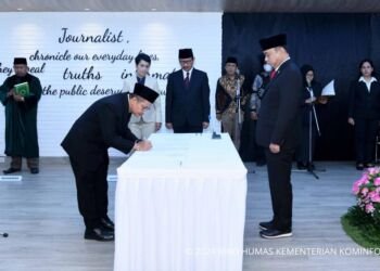 Lantik Sekretaris Itjen, Menkominfo: Terapkan Strategi yang Inovatif!
